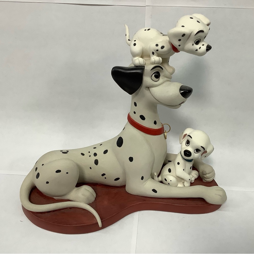 Walt Disney collection “Proud Pongo” from Walt Disney 101 dalmatians with box